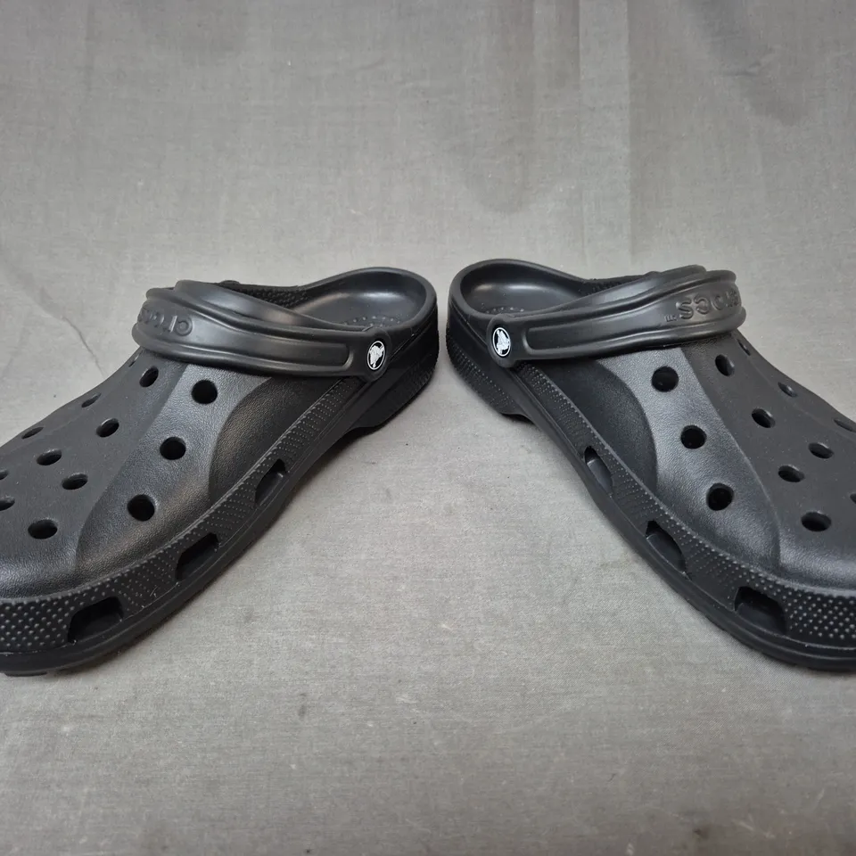 PAIR OF CROCS BAYA CLOGS IN BLACK UK SIZE M10/W11