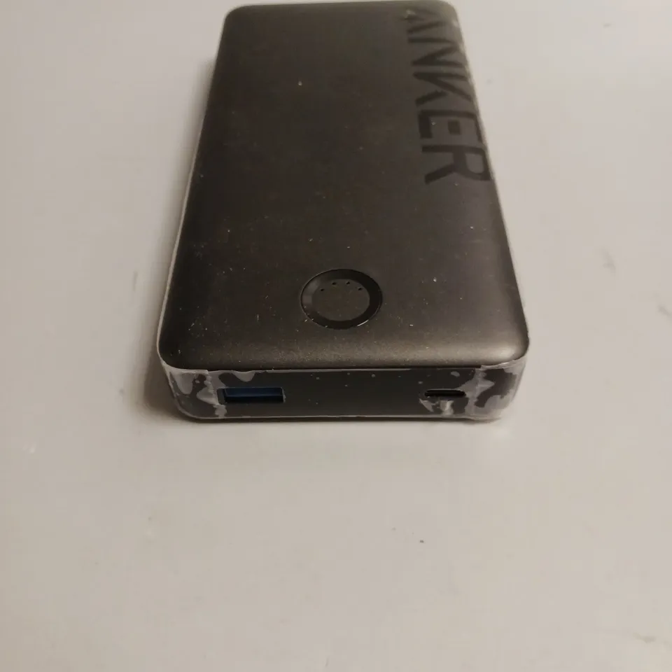 ANKER POWERBANK IN BLACK USB OUTPUT AND TYPE-C INPUT 