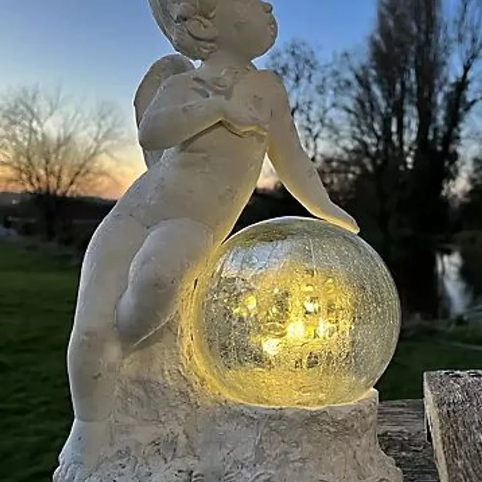 PALLET OF APPROXIMATELY 30 ASSORTED GARDEN PRODUCTS TO INCLUDE; LED CHERUB, TOWER WALL DECOR, TREE OF LIFE WALL DECOR AND SET OF TWO STARLIGHT STAKES