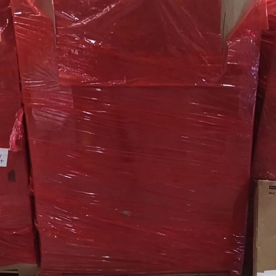 PALLET OF ASSORTED ITEMS INCLUDING - CHAINSAW, SCREEN PROTECTOR, STEP LADDER