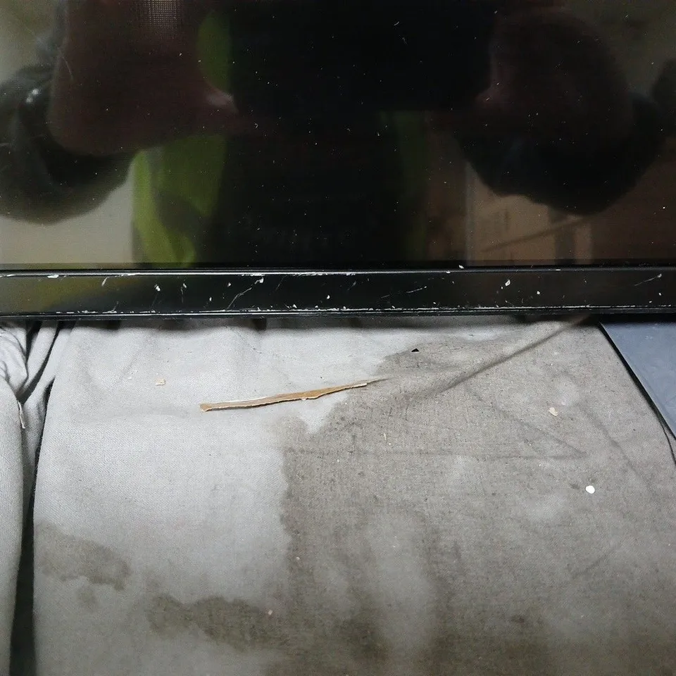 LG DIGITAL SIGNAGE 49IN DISPLAY (123 CM) – BOXED TELEVISION WITH POWER SUPPLY