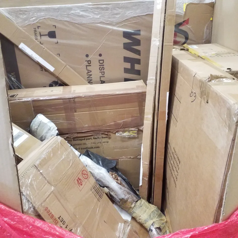 PALLET CONTAINING ASSORTED PRODUCTS INCLUDING WALL MOUNTED DOORWAY PULL UP BAR, PRESSURE WASHER, STORAGE CASE, TELESCOPIC LADDER & METAL GARDEN FENCE