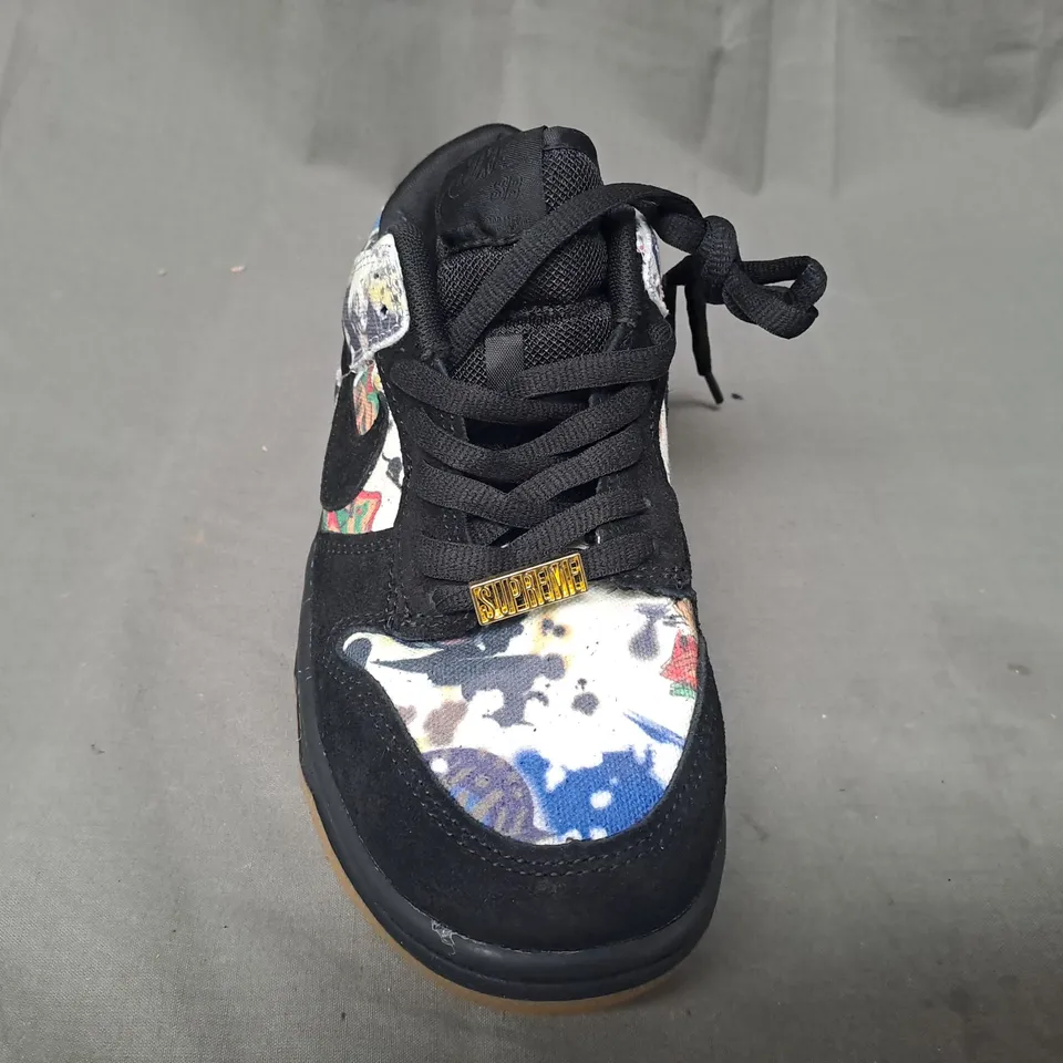 PAIR OF NIKE SUPREME SHOES IN MULTI UK SIZE 7