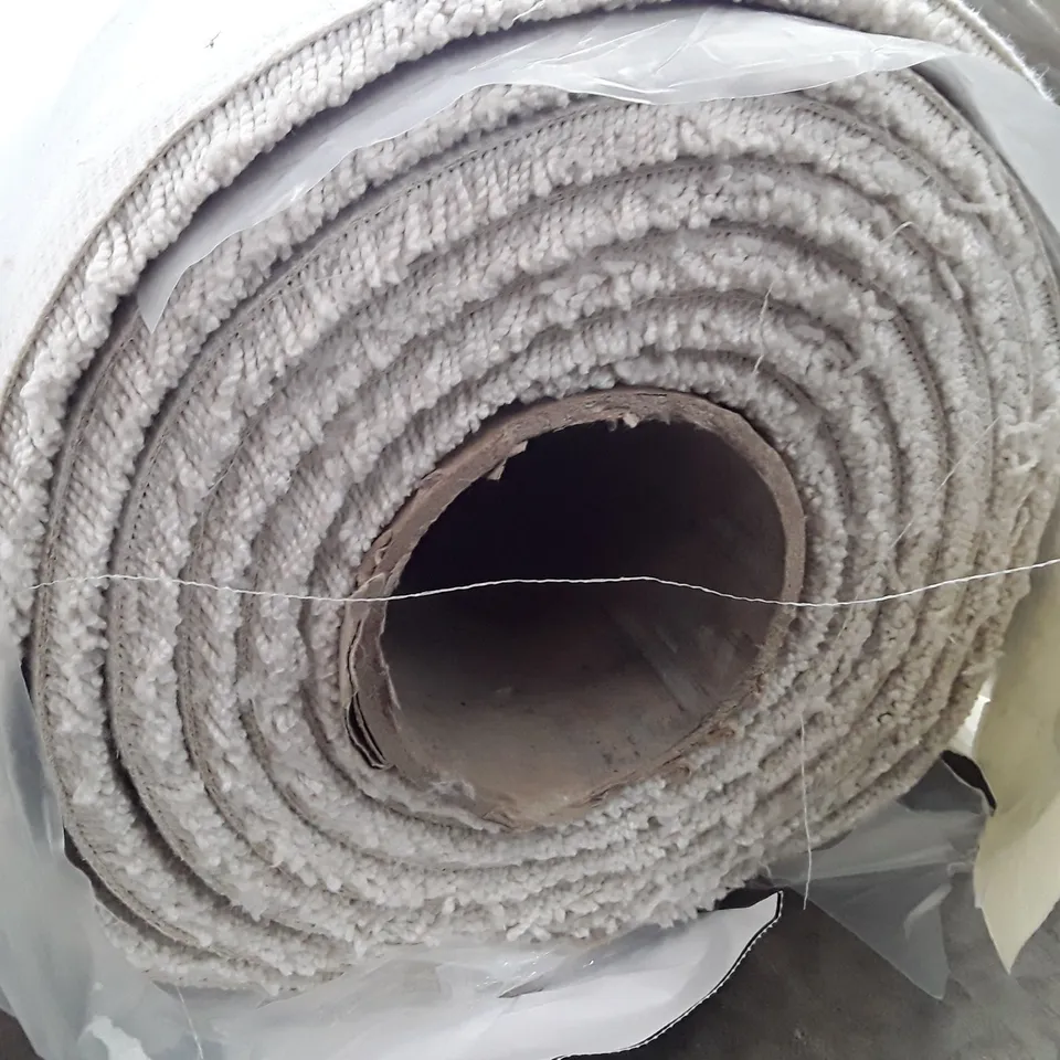 ROLL OF QUALITY CRESCENT 3235/0600 CARPET APPROXIMATELY 4.1×5M