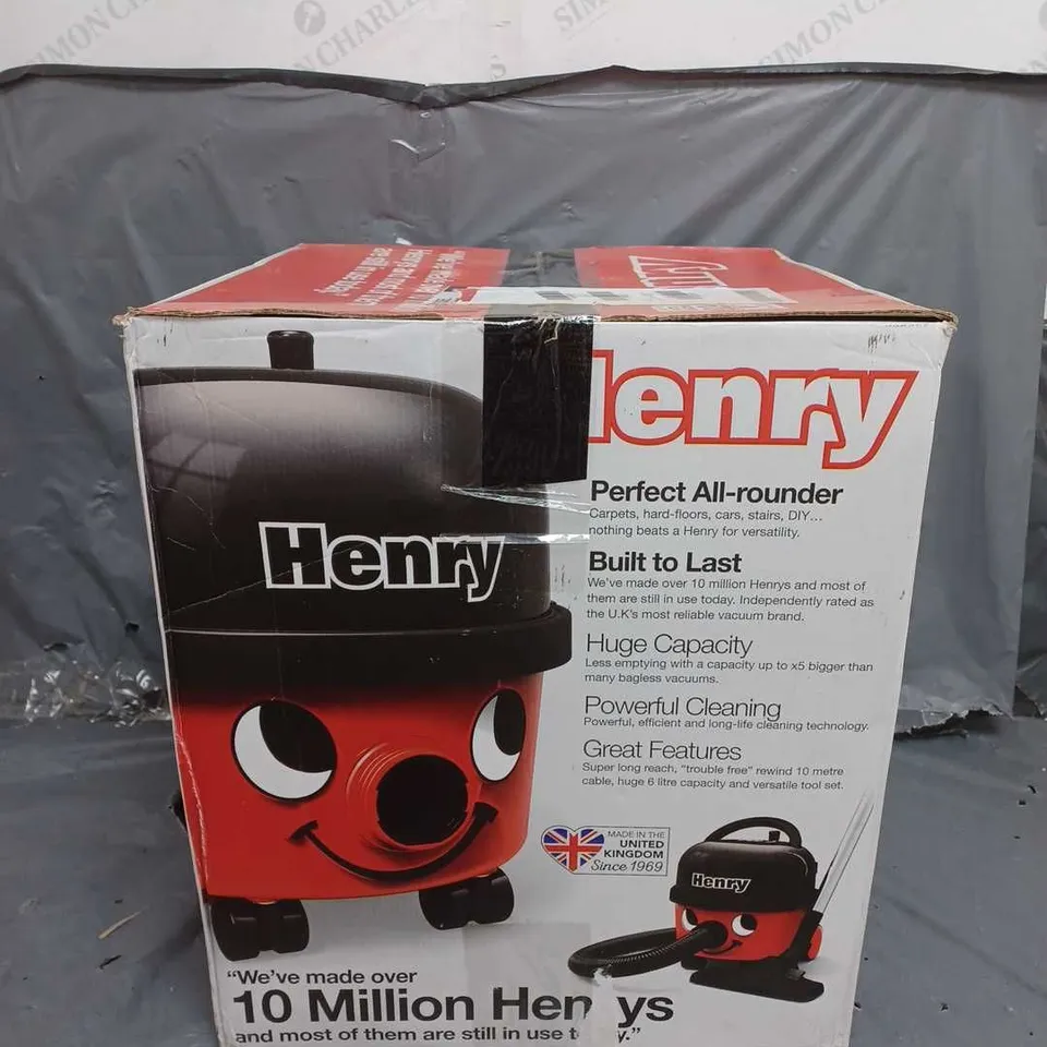 BOXED HENRY COMPACT HVR160 BAGGED CYLINDER VAC IN RED RRP £159