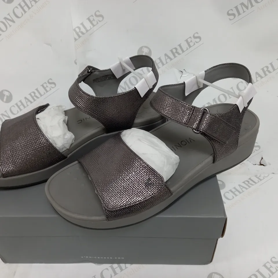 VIONIC RAZ SANDAL GUNMETAL - SIZE 9