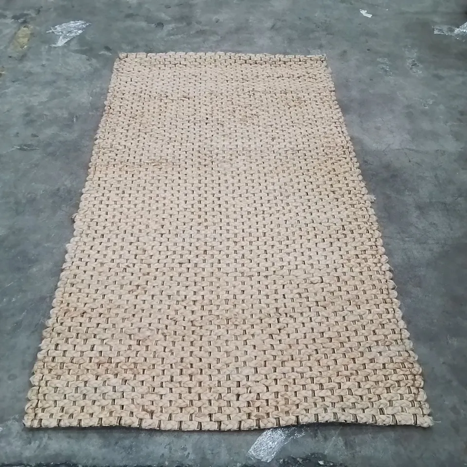 QUALITY DESIGNER AREA RUG - APPROXIMATELY 150X80CM