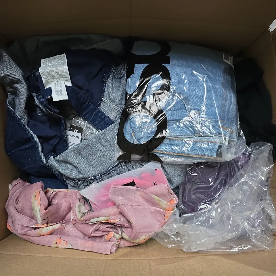 APPROXIMATELY 35 ASSORTED CLOTHING ITEMS IN VARIOUS SIZES, STYLES & COLOURS TO INCLUDE BRANDS SUCH AS SHEIN, BEECHFIELD, ASOS, ETC - COLLECTION ONLY