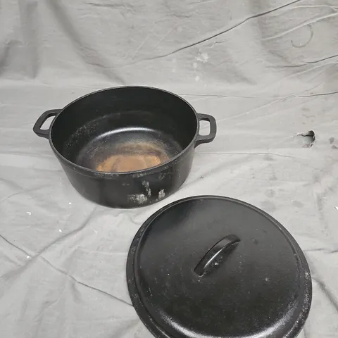 CAST IRON DISH IN BLACK - COLLECTION ONLY