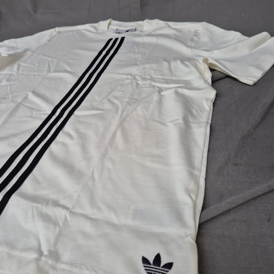 ADIDAS ORIGINAL CASUAL TEE SIZE M