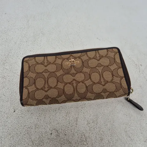 COACH ZIP-AROUND WALLET