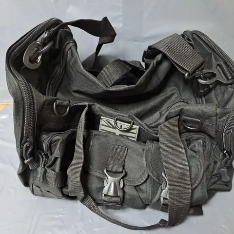 KOMBAT SAXON HOLDALL 35L BAG IN BLACK