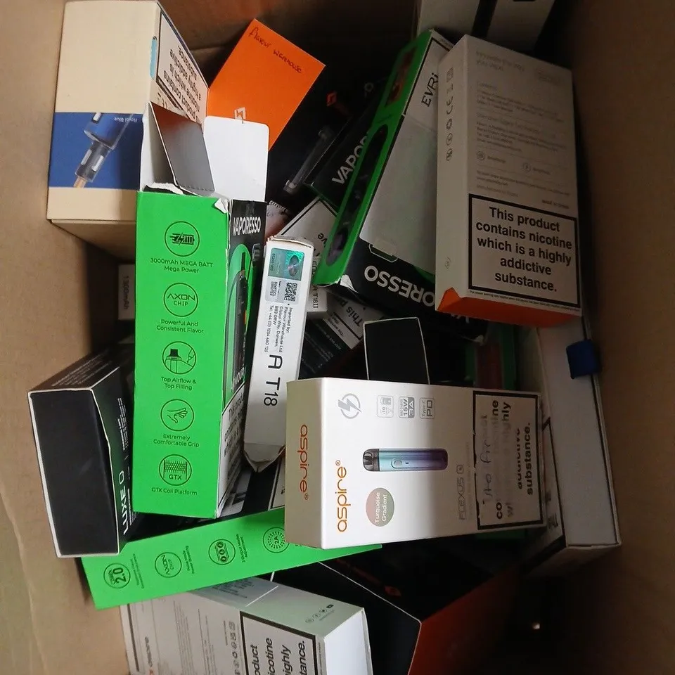 APPROXIMATELY 15 ASSORTED E-CIG PRODUCTS AND ACCESSORIES TO INCLUDE GEEKVAPE, ASPIRE, VAPORESSO ETC
