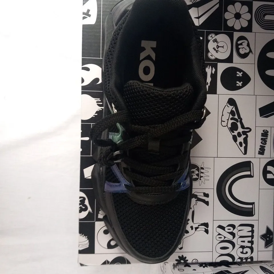 BRAND NEW BOXED PAIR OF KOI PACHA SOUND WAVE MEN'S TRAINERS SIZE 7