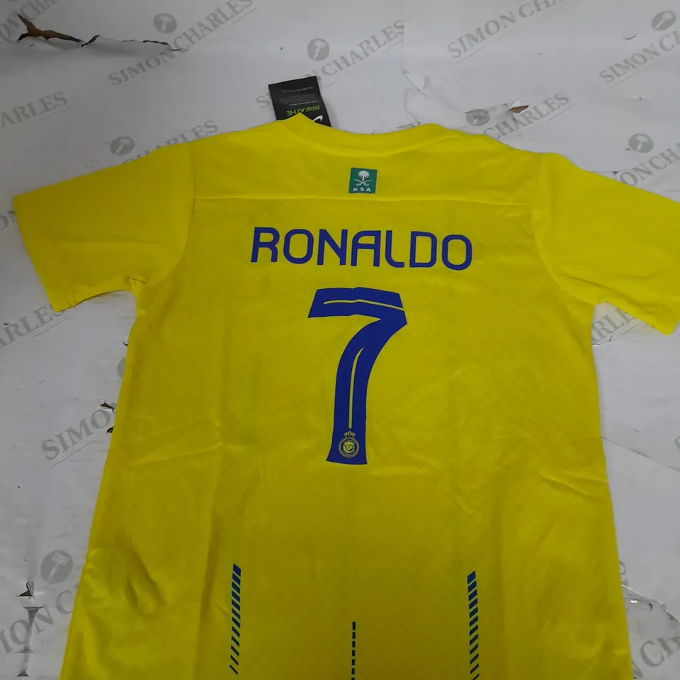 AL NASSR HOME SHIRT AND SHORTS WITH RONALDO 7 SIZE 24
