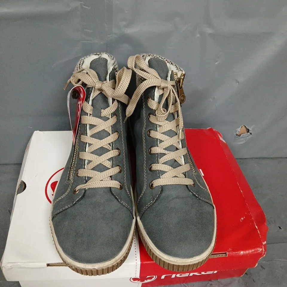 BOXED PAIR OF REIKER FLEECE LINING SHOES - UK SIZE 7.5