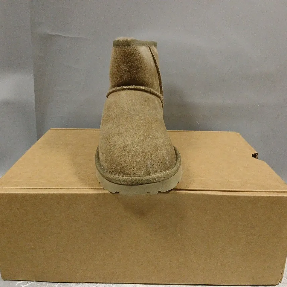 BOXED PAIR OF EVERAU BOOTS IN CARIBOU SIZE EU 39