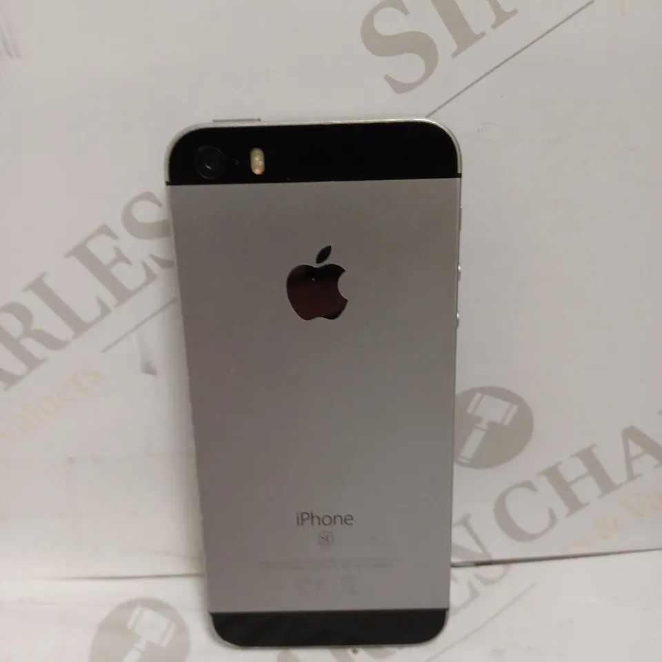 APPLE IPHONE SE (1ST GENERATION) - SILVER 