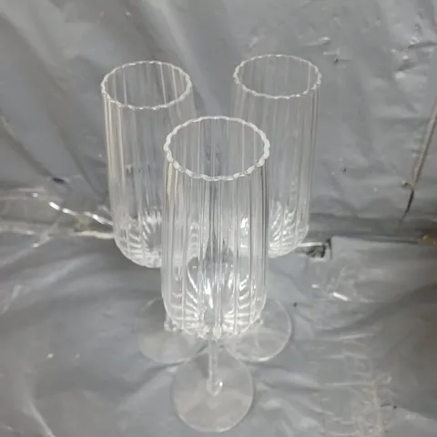 ALES SET OF 4 RIBBED CHAMPAGNE GLASSES