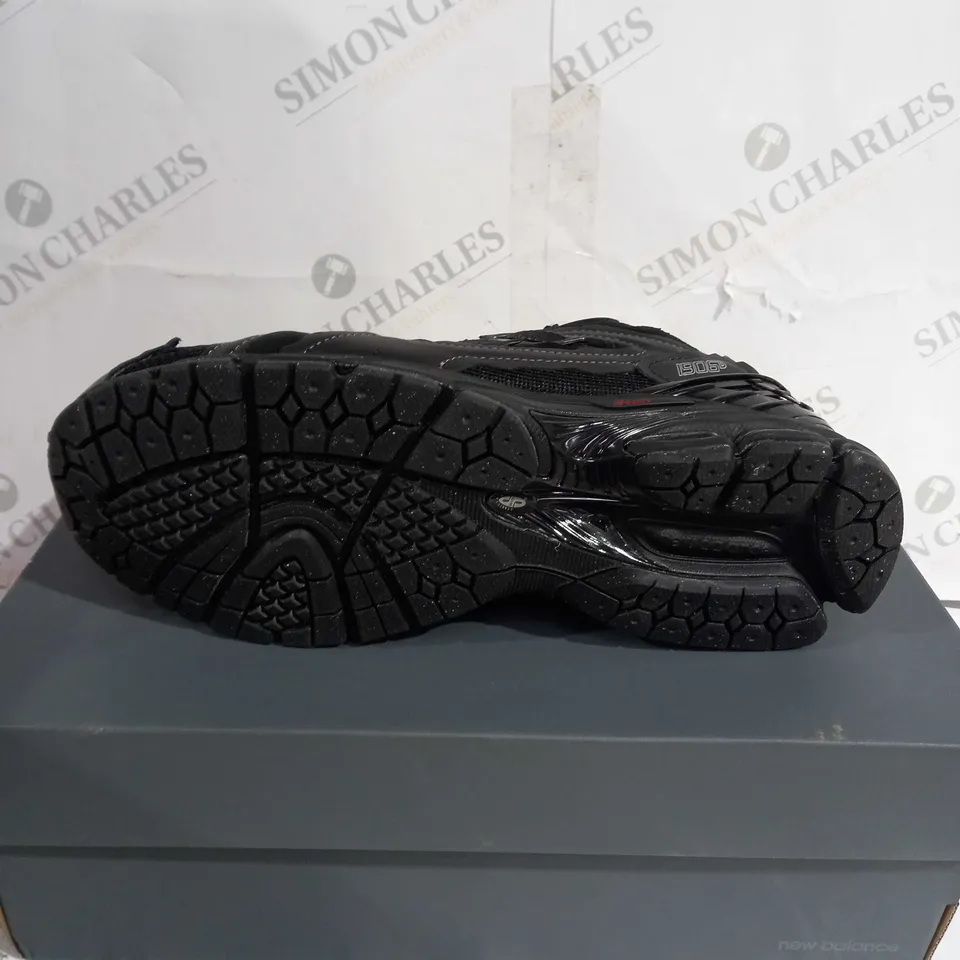 BOXED NEW BALANCE 1906 TRAINERS, BLACK - SIZE 11.5