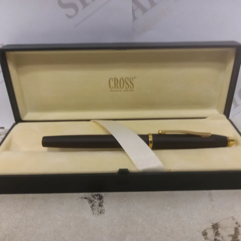 BOXED CROSS FOUNTAIN PEN IN BLACK