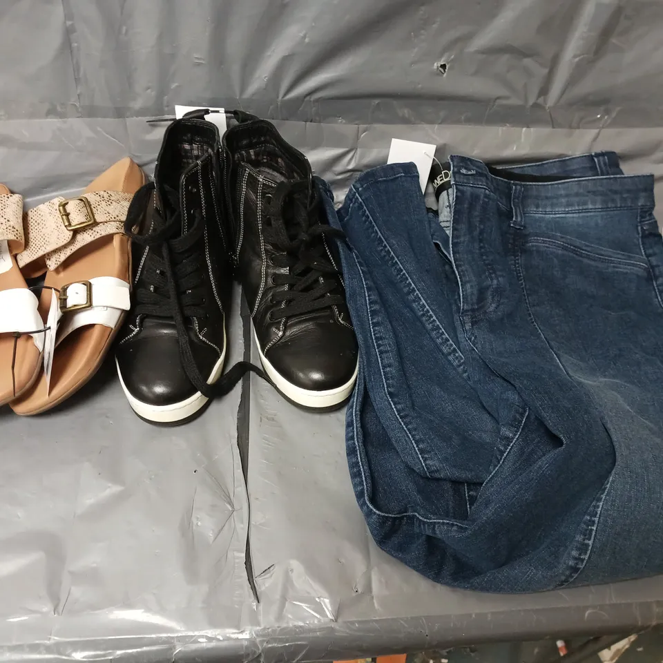 APPROXIMATELY10 ASSORTED CLOTHING ITEMS TO INCLUDE SHOES, JEANS,SANDALS, ETC