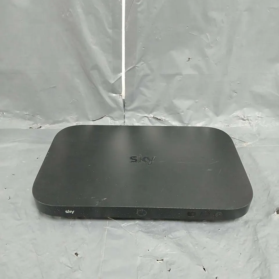 SKY TV BOX IN BLACK