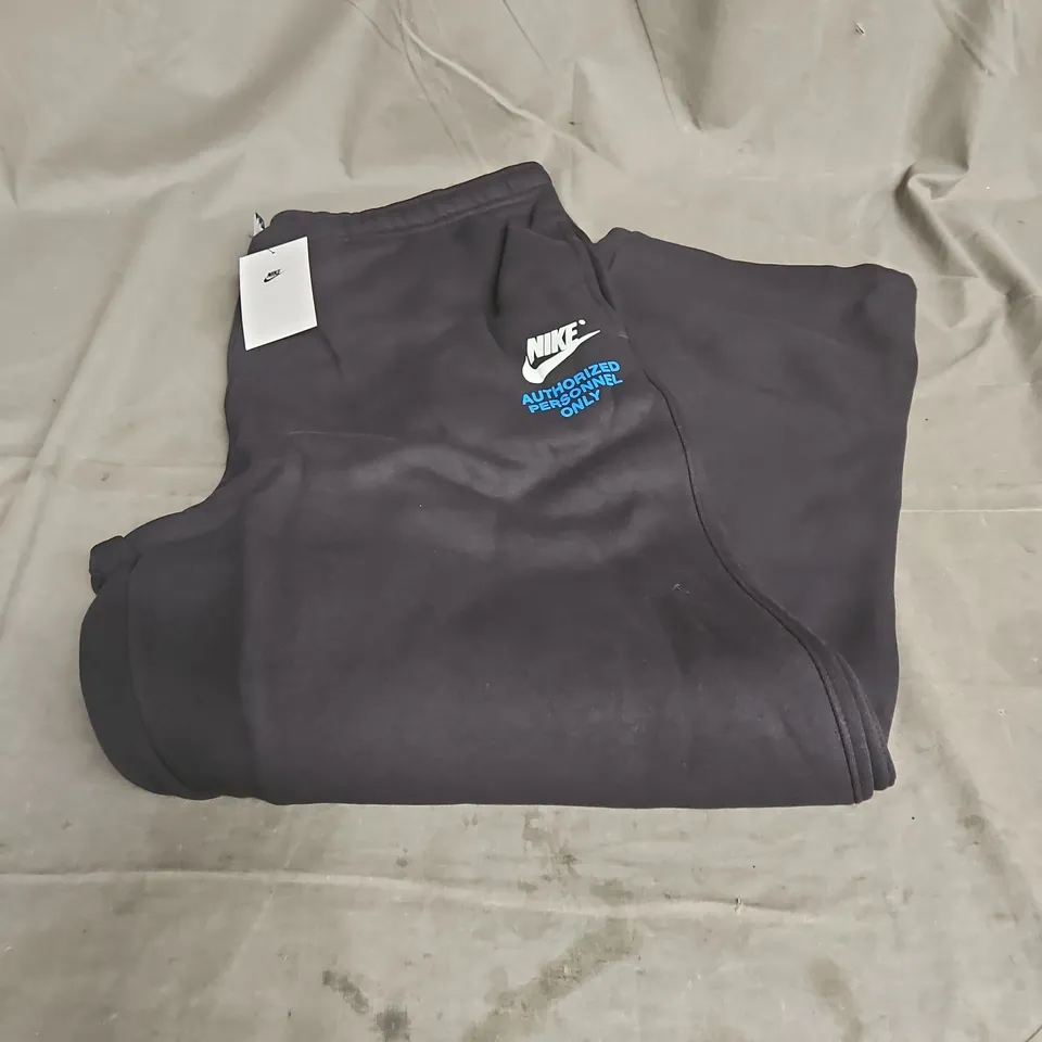 NIKE STANDARD FIT FULL LENGTH AUTHORISED PERSONNEL JOGGERS IN BLACK SIZE XL 