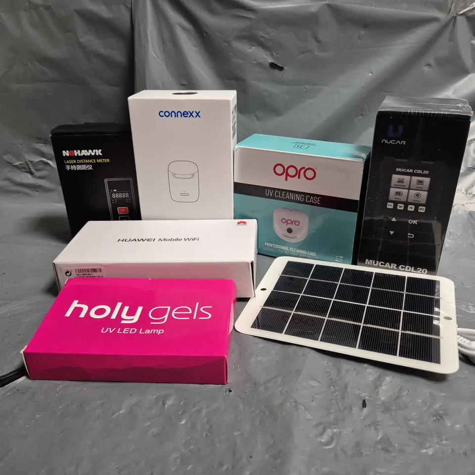 APPROXIMATELY 14 ASSORTED ELECTRICAL PRODUCTS & ACCESSORIES TO INCLUDE MUCAR CDL20, OPRO UV CLEANING CASE, CONNEXX SLIM-RIC TRAVEL CHARGER 2, ETC