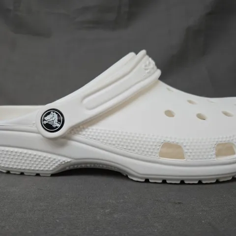 PAIR OF CROCS CLASSIC CLOGS IN MILK WHITE UK SIZE M5/W6