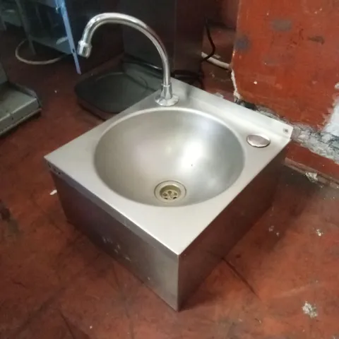 KNEE OPERATED HAND WASH BASIN
