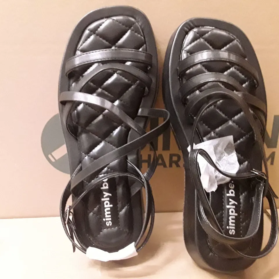 BOXED BRAND NEW SIMPLY BE PHOEBE WIDE SHOES SIZE 7 BLACK COLOUR APPROXIMATELY 6 PIECES 
