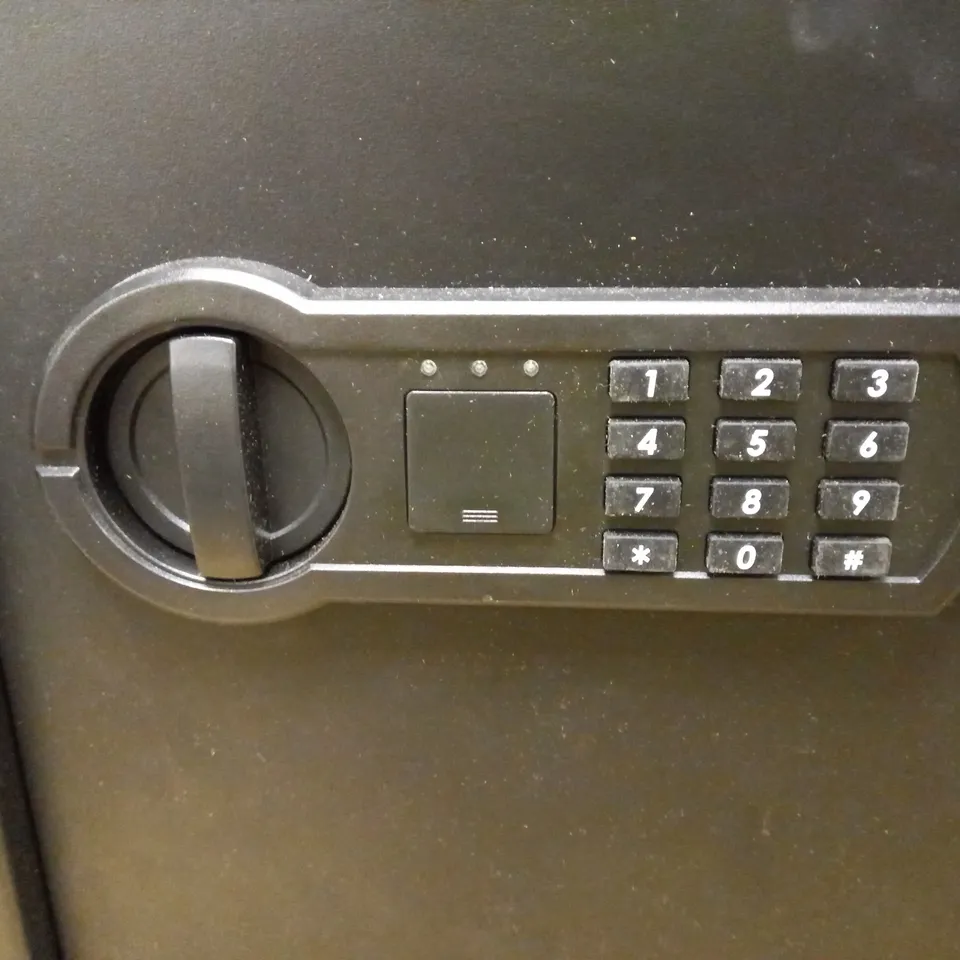 AMAZONBASICS 34L HOME SAFE