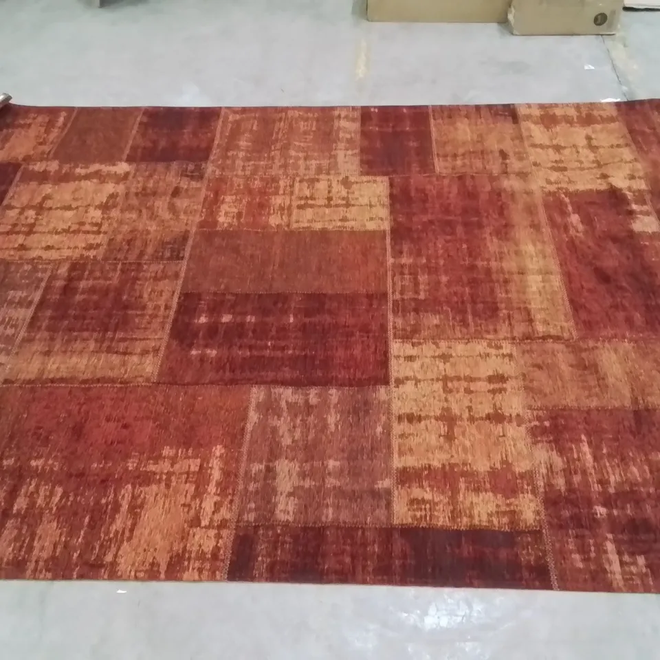 QUALITY DESIGNER AREA RUG // APPROX SIZE: 200 X 300 cm