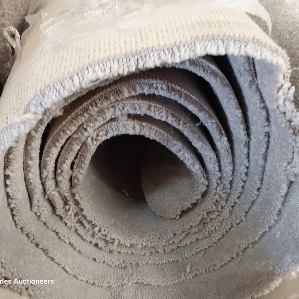 ROLL OF QUALITY HEARTLANDS FRANKLIN CARPET APPROXIMATELY 5M × 4.2M