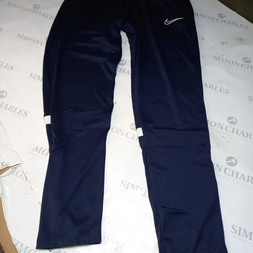 NIKE ACADEMY PANTS IN NAVY - MEDIUM