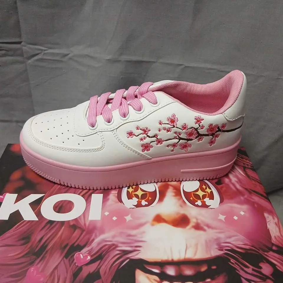 KOI MORNING SAKURA PLATFORM TRAINERS - WHITE (UK 3)