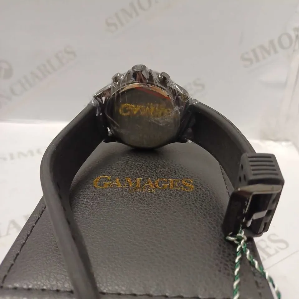 GAMAGES MECHANICAL RACER BLACK TRIPLE DATE DIAL AUTOMATIC TACHYMETER RUBBER STRAP WRISTWATCH	