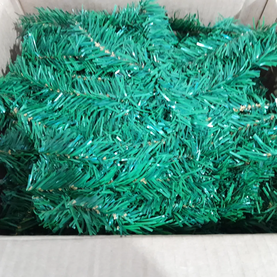 BOXED XMAS GARLAND UNKNOW SIZE IN GREEN