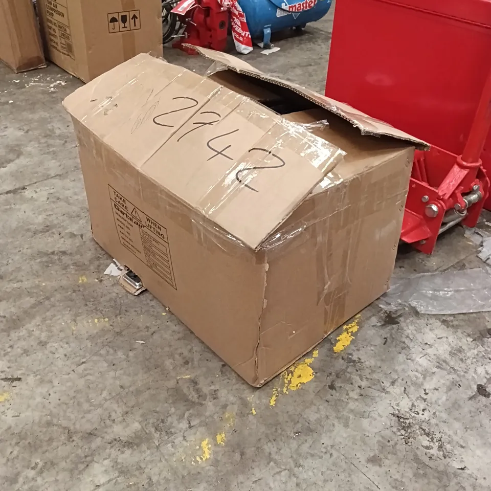BOXED CLARKE CBT1400SS 1" 1650W 90LPM 50M HEAD STAINLESS STEEL BOOSTER PUMP (230V) (1 BOX)