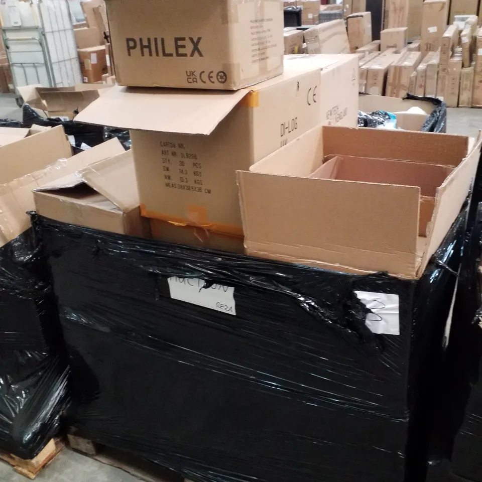 PALLET CONTAINING ASSORTED CABLES INCLUDING 5M CAT 5E, RJ45 PATCH LEADS & USB2.0 A TO B CABLES