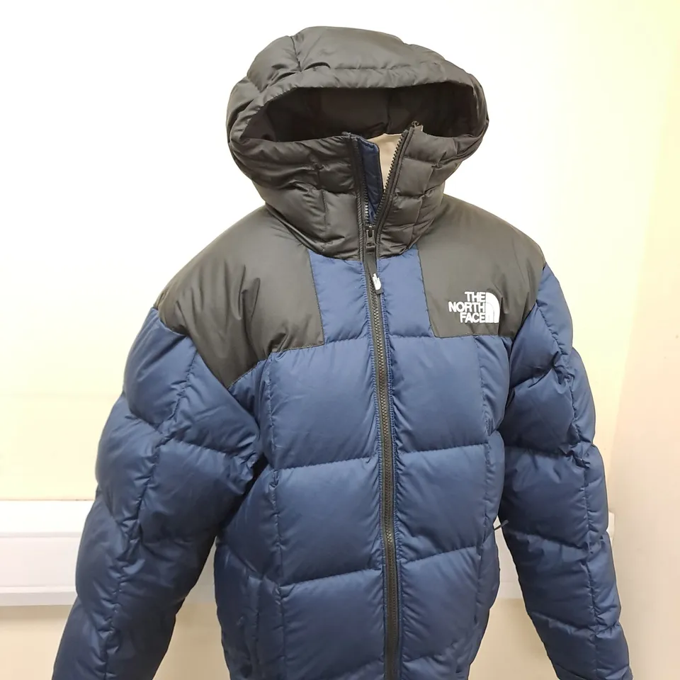 MEDIUM THE NORTH FACE HOODIES COAT 