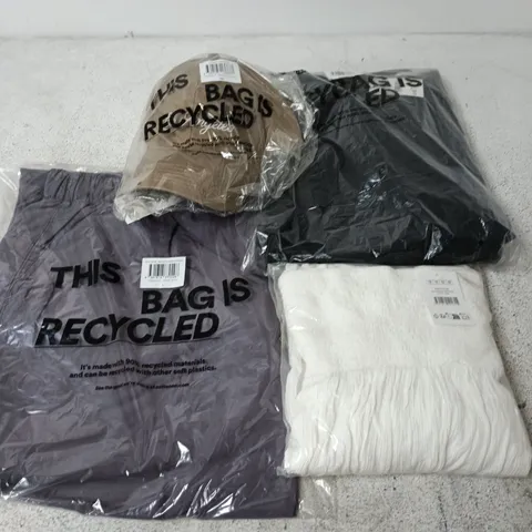 APPROXIMATELY 25 ASSORTED CLOTHING ITEMS IN VARIOUS SIZES, COLOURS & STYLES TO INCLUDE SARA BADYDOLL MINI DRESS, OFF SIDE WOVEN SWEATPANT, BALL CAP, ETC