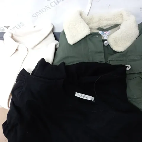 APPROXIMATELY 15 ASSORTED ITEMS OF WOMEN'S CLOTHING TO INCLUDE CUDDL DUDS OVERSIZED SHIRT SIZE MEDIUM, D&CO DENIM JACKET SIZE MEDIUM, MASAI DRESS SIZE L 