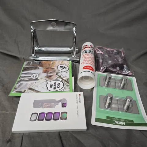 APPROXIMATELY 15 ASSORTED HOUSEHOLD ITEMS TO INCLUDE - SCHOOL PENCILS , GYM HANDLE , ETC