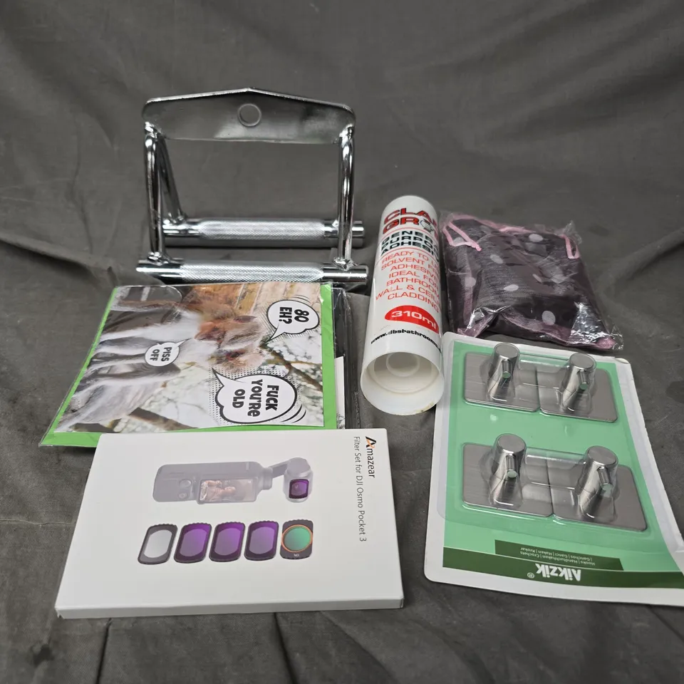 APPROXIMATELY 15 ASSORTED HOUSEHOLD ITEMS TO INCLUDE - SCHOOL PENCILS , GYM HANDLE , ETC 