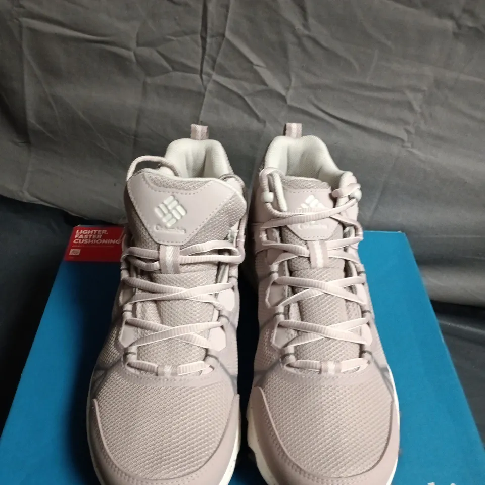 BOXED PAIR OF COLUMBIA WOMEN'S HIKING SHOES, GREY – UK SIZE 8 
