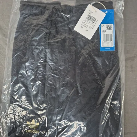 ADIDAS PANTS IN BLACK SIZE XL