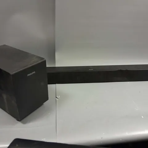 PHILIPS B5305 SOUNDBAR AND SUBWOOFER