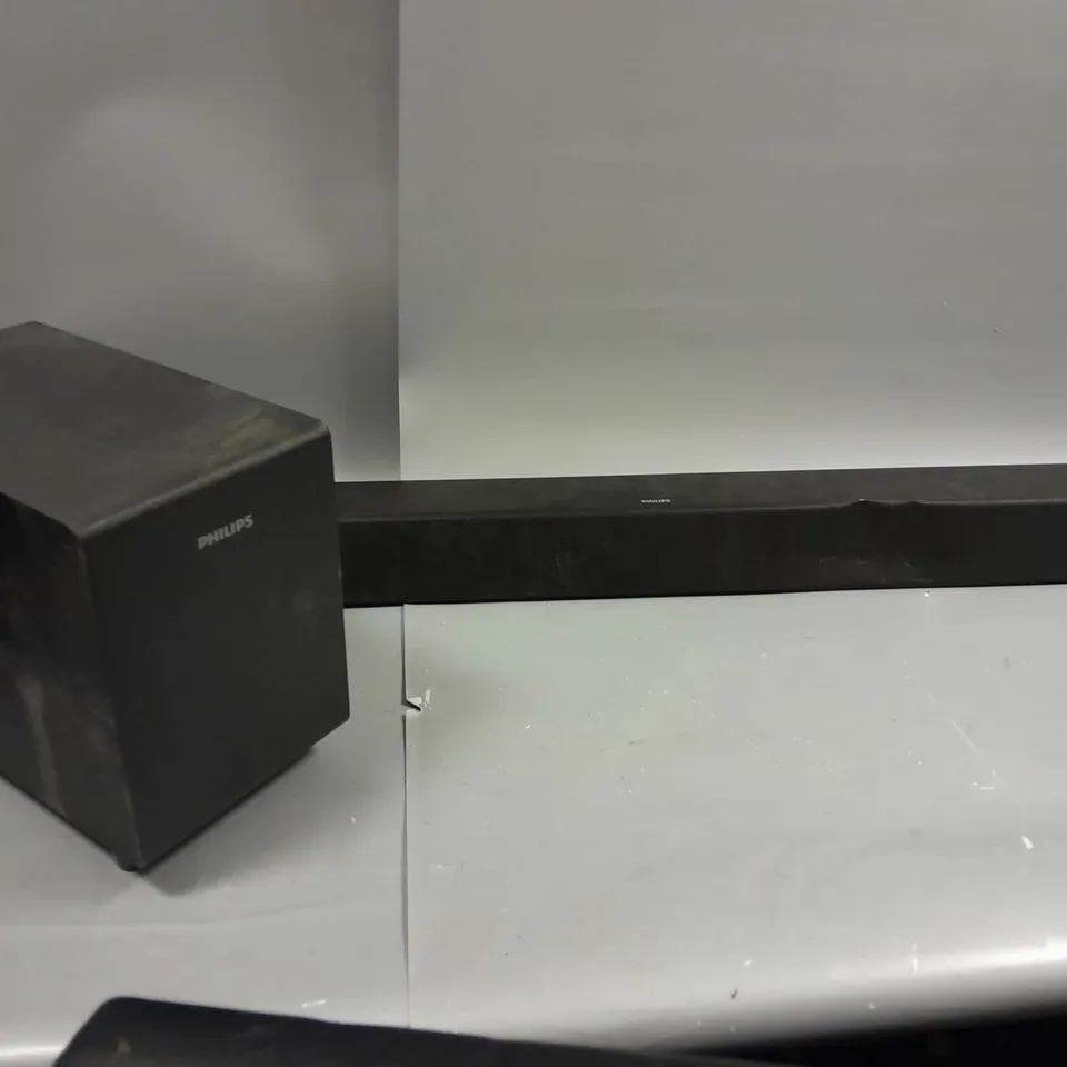 BOXED PHILIPS B5305 SOUNDBAR AND SUBWOOFER